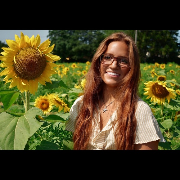 Meet your Posher, Kailey - Picture 1 of 1